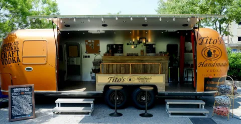 How Food Trucks Enhance Guest Experience at Any Event